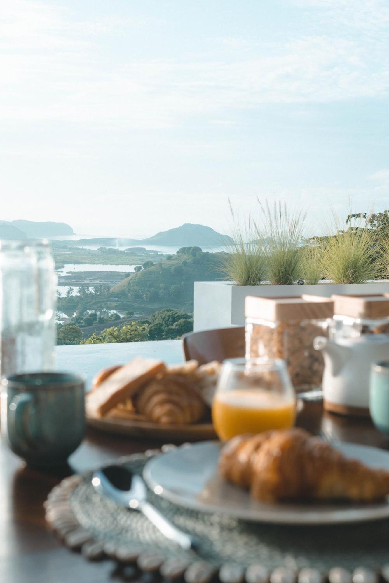 Luxury Ocean View Villas With Private Cook And Free Gym Membership Kuta  객실 사진